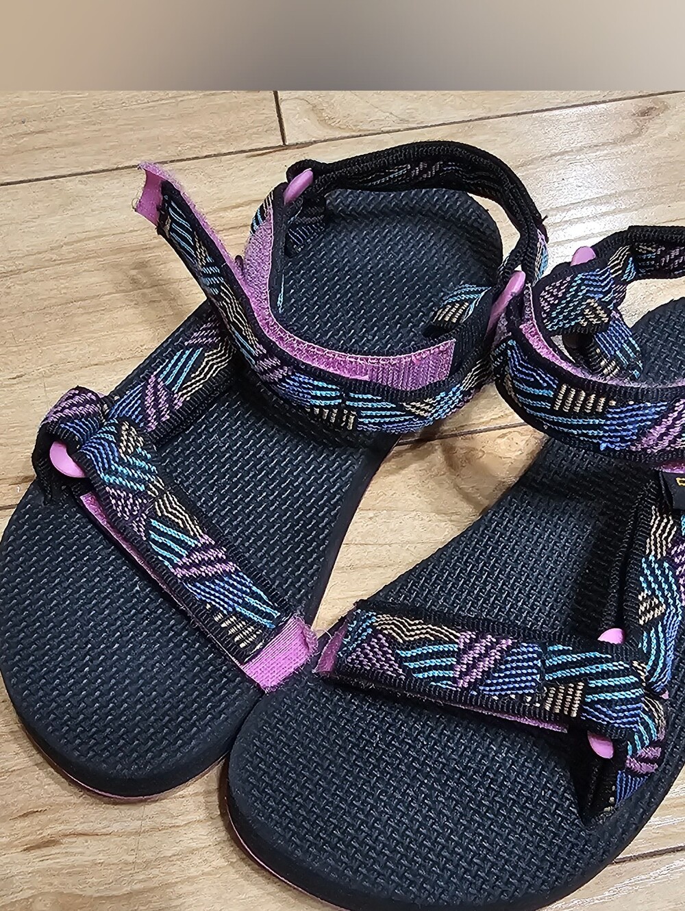 Teva Girls Original Universal Sandal, Borderless Black/Pink Travel Hiking Beach